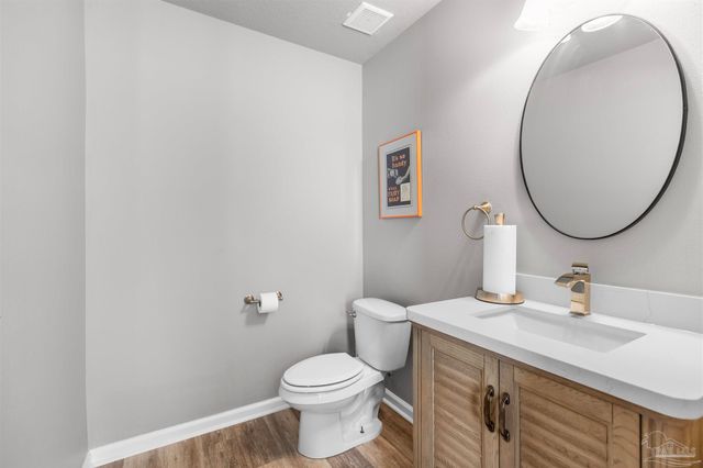 126 Cottage View Dr, Pensacola, FL 32507