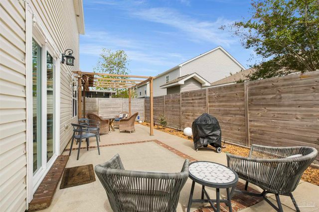 126 Cottage View Dr, Pensacola, FL 32507