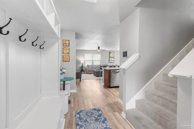 126 Cottage View Dr, Pensacola, FL 32507