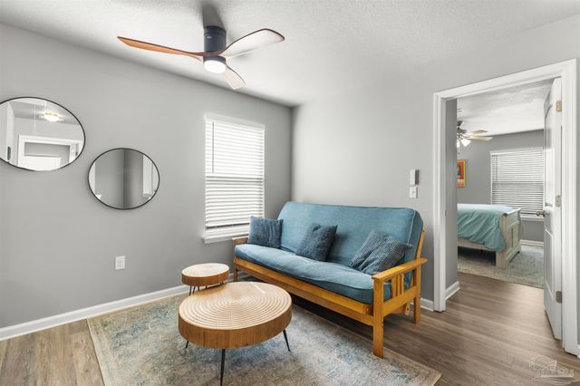 126 Cottage View Dr, Pensacola, FL 32507