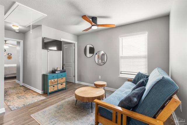 126 Cottage View Dr, Pensacola, FL 32507