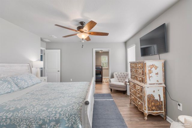 126 Cottage View Dr, Pensacola, FL 32507