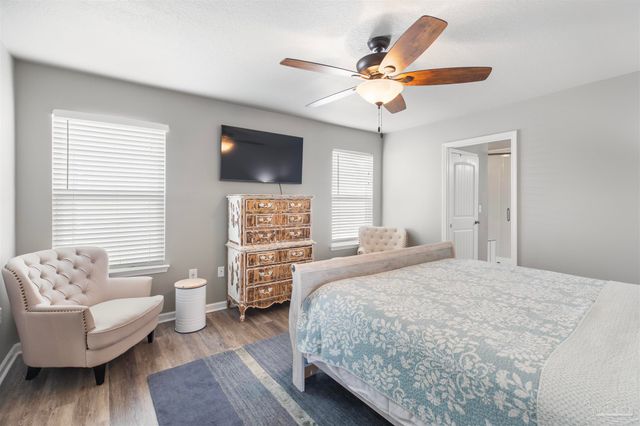 126 Cottage View Dr, Pensacola, FL 32507