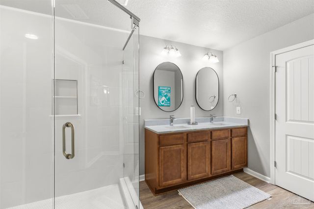 126 Cottage View Dr, Pensacola, FL 32507