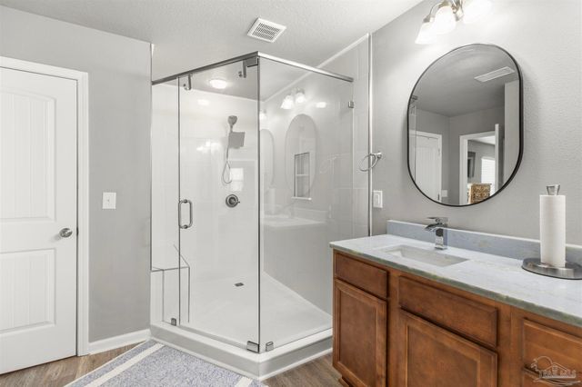 126 Cottage View Dr, Pensacola, FL 32507