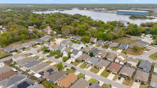 126 Cottage View Dr, Pensacola, FL 32507