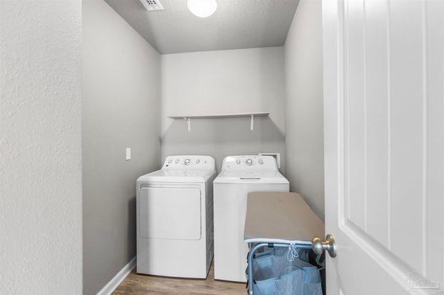 126 Cottage View Dr, Pensacola, FL 32507