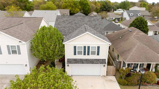 126 Cottage View Dr, Pensacola, FL 32507