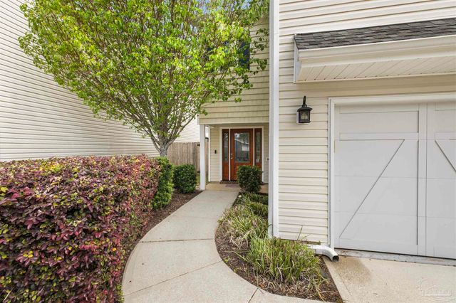 126 Cottage View Dr, Pensacola, FL 32507