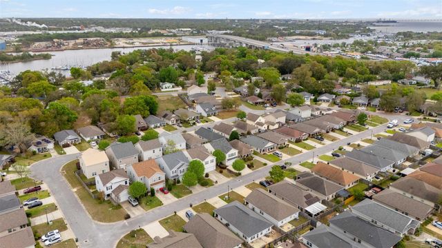 126 Cottage View Dr, Pensacola, FL 32507