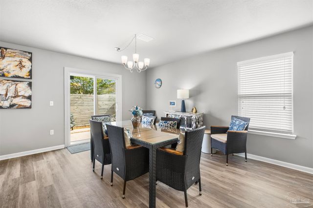 126 Cottage View Dr, Pensacola, FL 32507