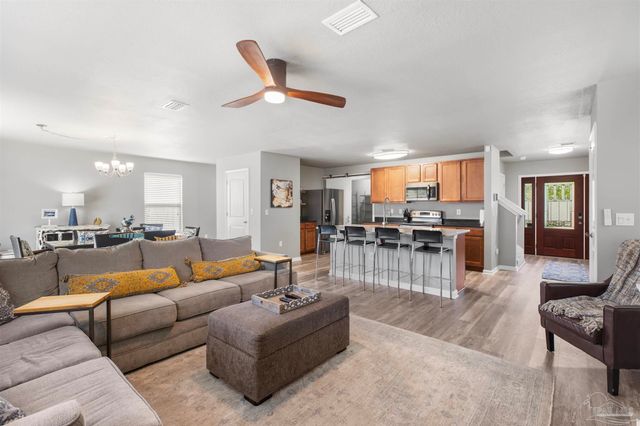 126 Cottage View Dr, Pensacola, FL 32507