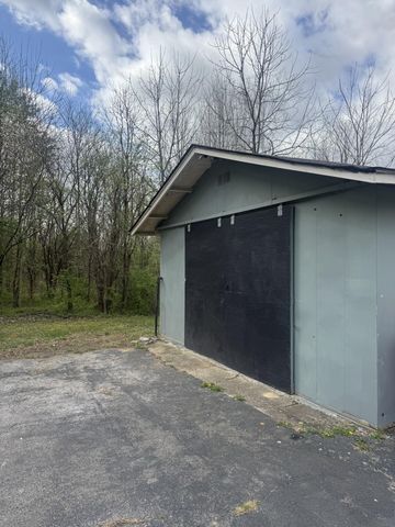 140 Rudder Road, London, KY 40744