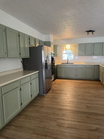 140 Rudder Road, London, KY 40744