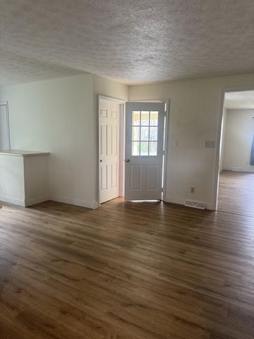 140 Rudder Road, London, KY 40744