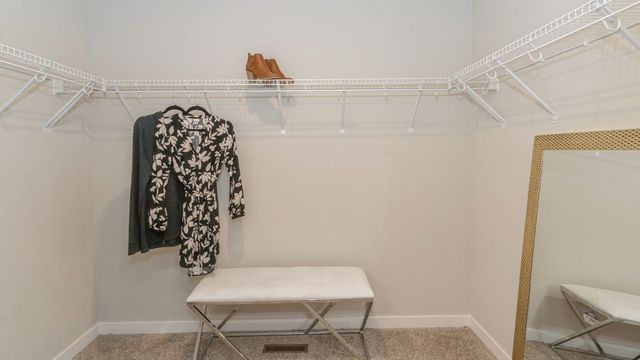 2873 Grassland Court, Hiawatha, IA 52233