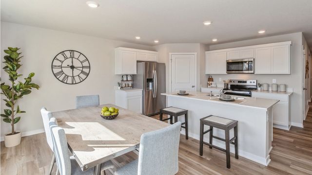 2873 Grassland Court, Hiawatha, IA 52233