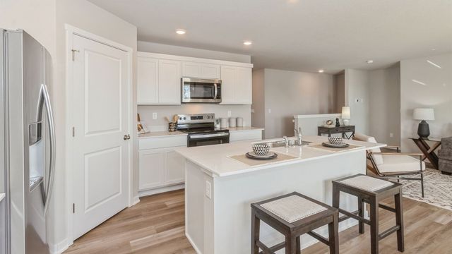 2873 Grassland Court, Hiawatha, IA 52233