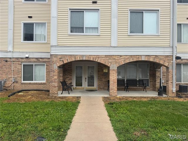 942 Guelbreth Lane 208, St Louis, MO 63141