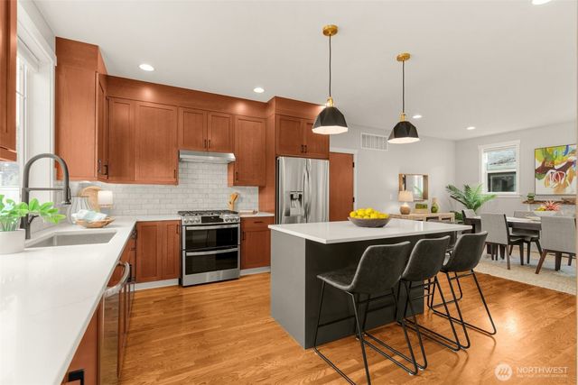 4700 49th Avenue SW, Seattle, WA 98116