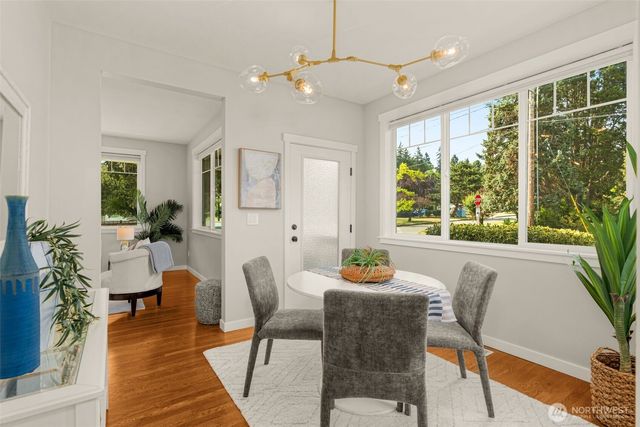 4700 49th Avenue SW, Seattle, WA 98116
