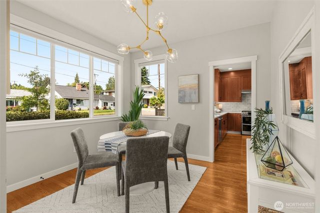 4700 49th Avenue SW, Seattle, WA 98116