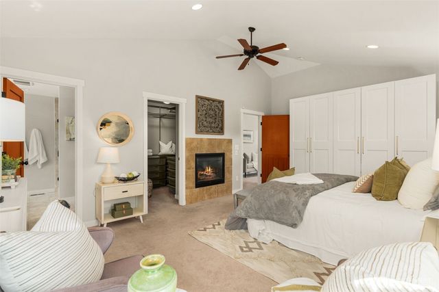 4700 49th Avenue SW, Seattle, WA 98116