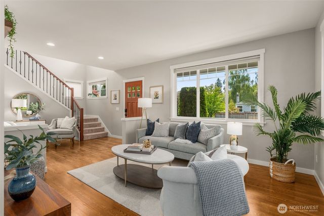 4700 49th Avenue SW, Seattle, WA 98116
