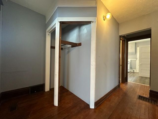 1209 Jefferson Avenue, Kalamazoo, MI 49006