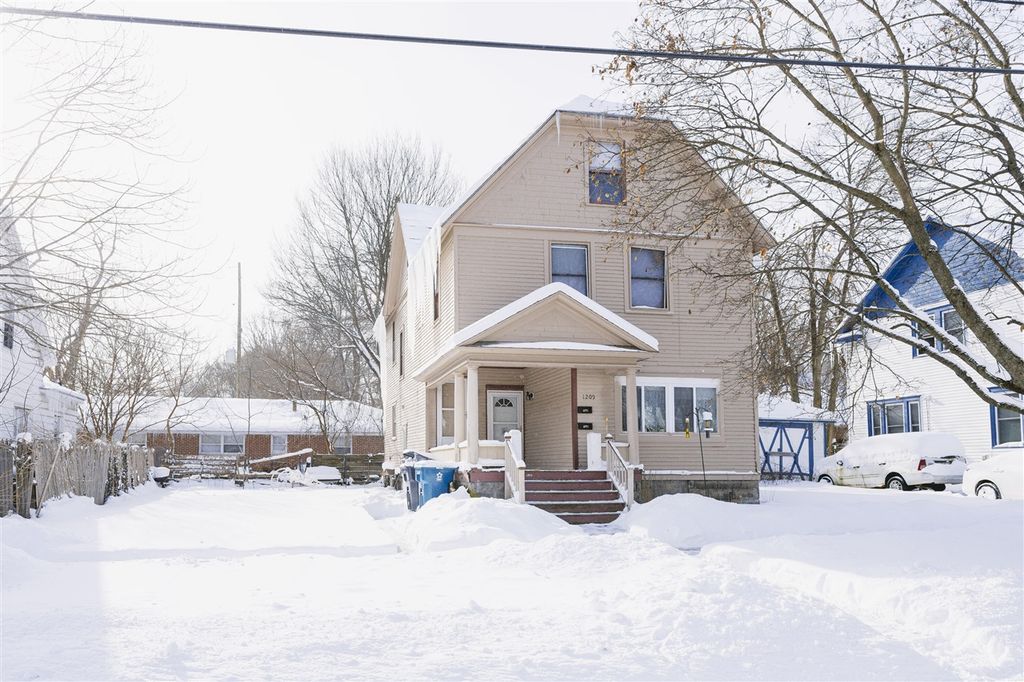 1209 Jefferson Avenue, Kalamazoo, MI 49006