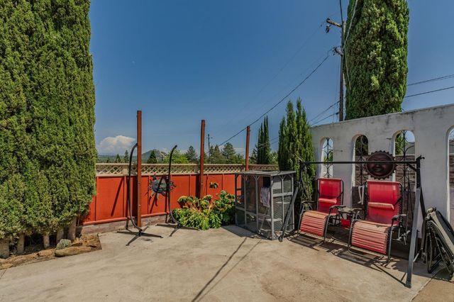 417 Mcgee Ave, Jackson, CA 95642