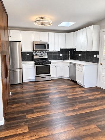 15415 Woodlawn East Avenue, South Holland, IL 60473