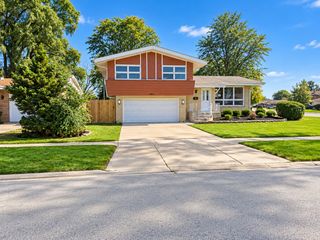 15415 Woodlawn East Avenue, South Holland, IL 60473