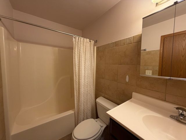 1351 Cunat Court 3B, Lake In The Hills, IL 60156