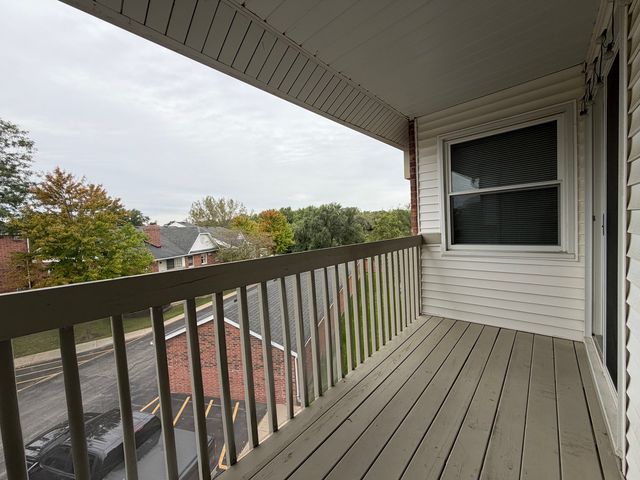 1351 Cunat Court 3B, Lake In The Hills, IL 60156