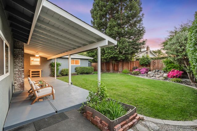 6919 Los Olivos Way, Carmichael, CA 95608