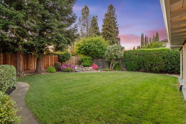 6919 Los Olivos Way, Carmichael, CA 95608