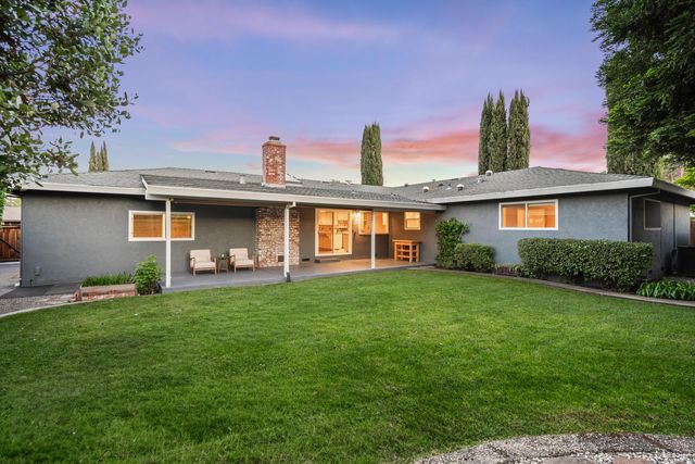 6919 Los Olivos Way, Carmichael, CA 95608