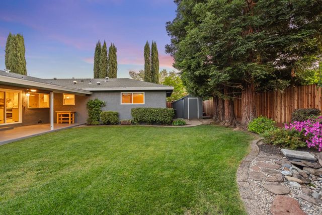 6919 Los Olivos Way, Carmichael, CA 95608