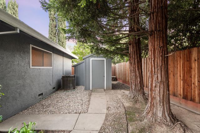 6919 Los Olivos Way, Carmichael, CA 95608