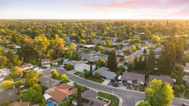 6919 Los Olivos Way, Carmichael, CA 95608