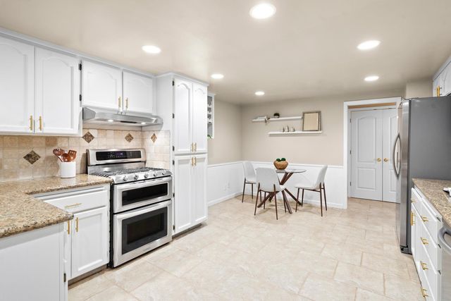 6919 Los Olivos Way, Carmichael, CA 95608