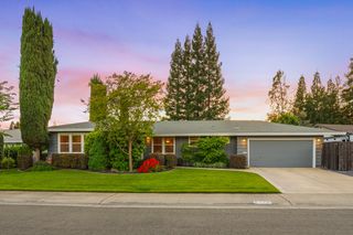 6919 Los Olivos Way, Carmichael, CA 95608