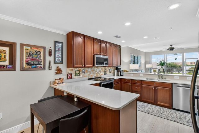 10002 KEY HAVEN ROAD 204, Seminole, FL 33777