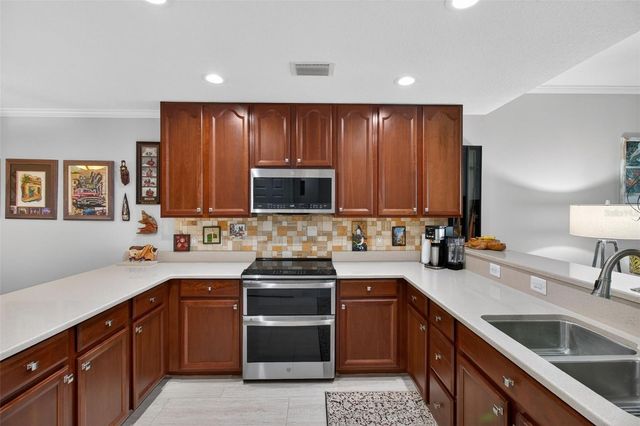 10002 KEY HAVEN ROAD 204, Seminole, FL 33777