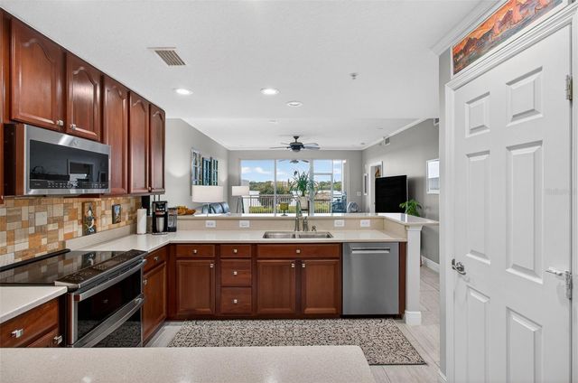 10002 KEY HAVEN ROAD 204, Seminole, FL 33777