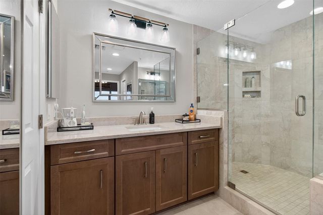 10002 KEY HAVEN ROAD 204, Seminole, FL 33777