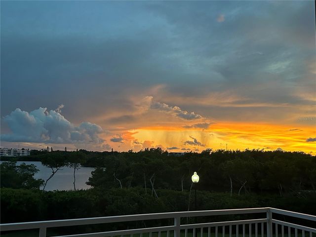 10002 KEY HAVEN ROAD 204, Seminole, FL 33777