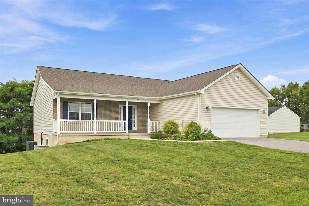 179 REPRISAL RD, Inwood, WV 25428