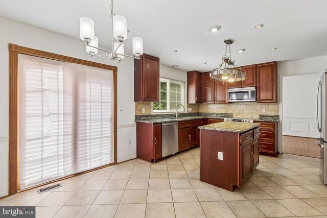 820 CHATSWORTH DR, Accokeek, MD 20607